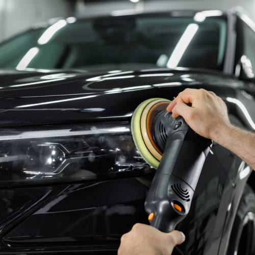 Car,Detailing,And,Polishing,Process.,Expert,Polishing,Car,Front,Lights