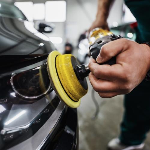 Professional,Car,Service,Worker,Polishing,Luxury,Car,With,Orbital,Polisher